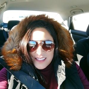 Meet your Posher, Alicia